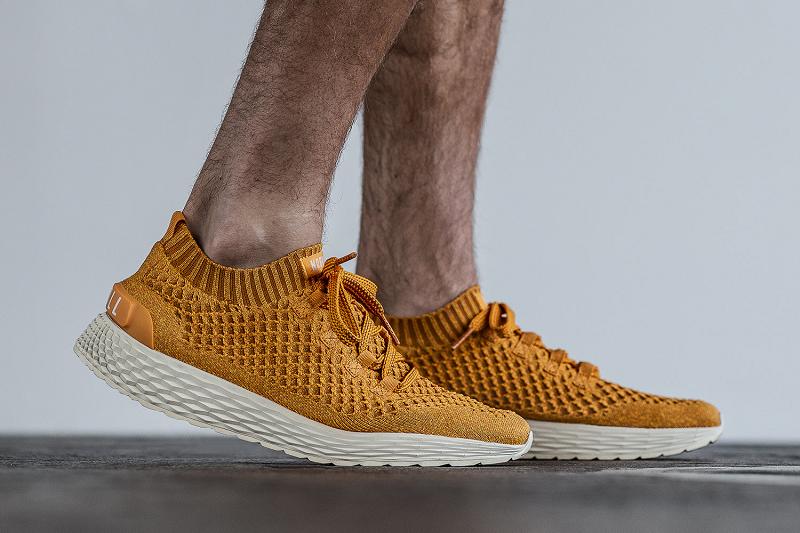 Men's Nobull Golden Knit Running Shoes Yellow | SG E1997B